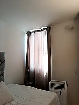 MIYESSI online show from November 2025 02:09:02 PM