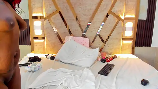 Athenea Mills online show from March 2025 06:37:02 PM