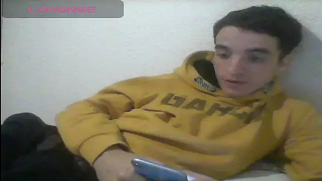 Snapshot of Tombgy07 chatting on March 2025 09:00:02 PM Tombgy07 online show from March 2025 09:00:02 PM