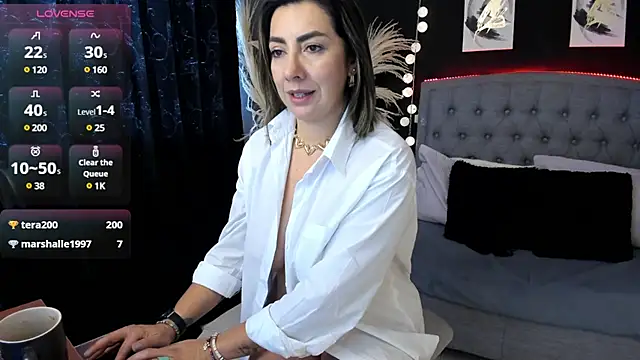 Snapshot of Isabella_lt chatting on February 2025 02:24:02 PM Isabella lt online show from February 2025 02:24:02 PM
