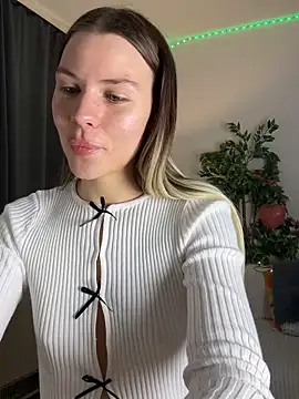 Snapshot of KittyKatyDream chatting on February 2025 06:19:01 PM KittyKatyDream online show from February 2025 06:19:01 PM