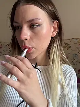 Snapshot of KittyKatyDream chatting on March 2025 03:35:02 PM KittyKatyDream online show from March 2025 03:35:02 PM