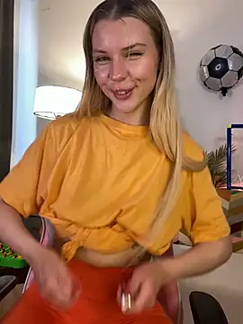 Snapshot of KittyKatyDream chatting on June 2026 02:05:01 PM KittyKatyDream online show from June 2026 02:05:01 PM