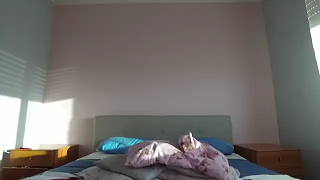 Chiara 2002 online show from April 2026 05:26:02 PM