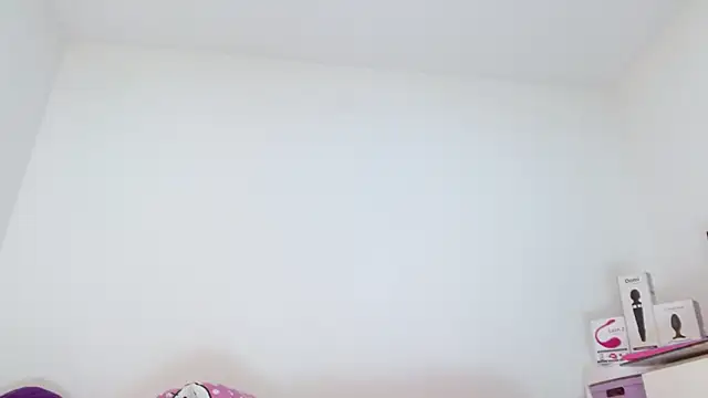 Snapshot of sashacreamy_ chatting on February 2025 09:14:01 PM sashacreamy online show from February 2025 09:14:01 PM