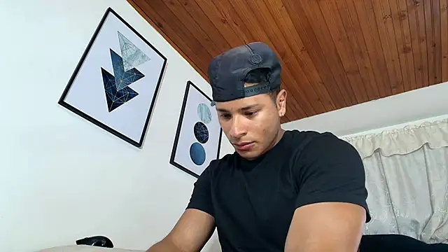 sam her online show from October 2025 09:11:01 PM