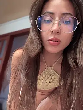 lauravasquez online show from February 2025 05:31:02 PM