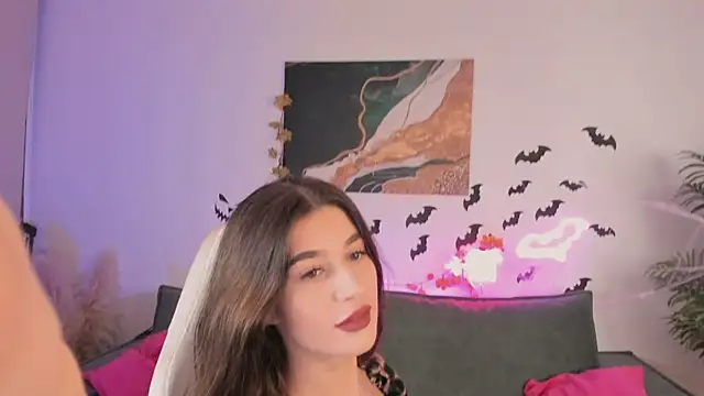 LauraCoy online show from November 2025 07:37:01 PM