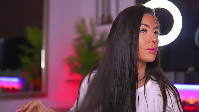 Abbela White online show from April 2026 06:28:02 AM