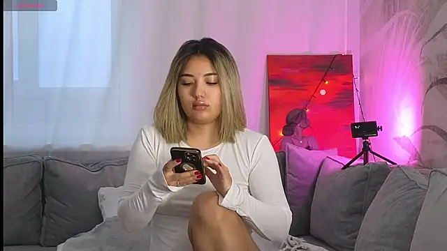 lily  foster online show from January 2025 06:56:01 AM