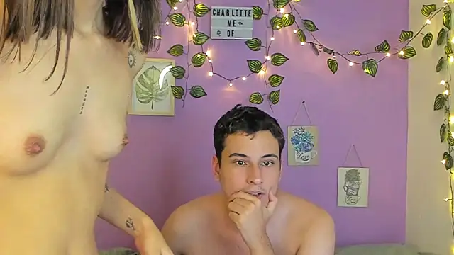 Snapshot of charlottte_queen chatting on December 2024 01:06:02 AM charlottte queen online show from December 2024 01:06:02 AM