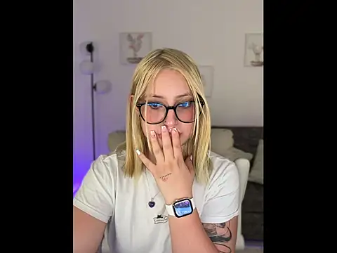 Megan lu2 online show from April 2026 01:56:01 AM