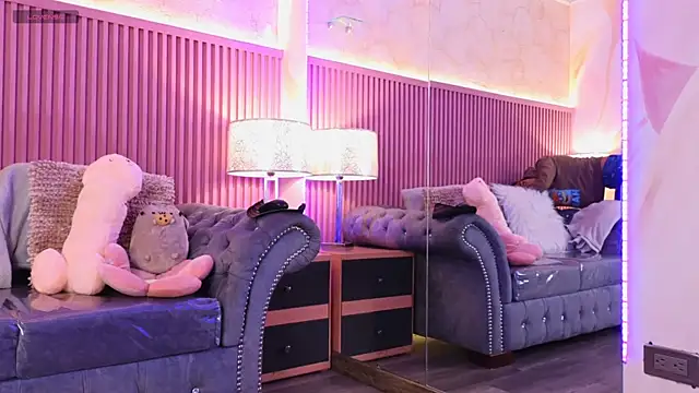 Emiily Scott1 online show from January 2025 12:45:02 PM