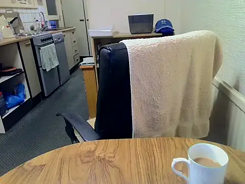 daddyflash online show from April 2026 08:28:02 PM