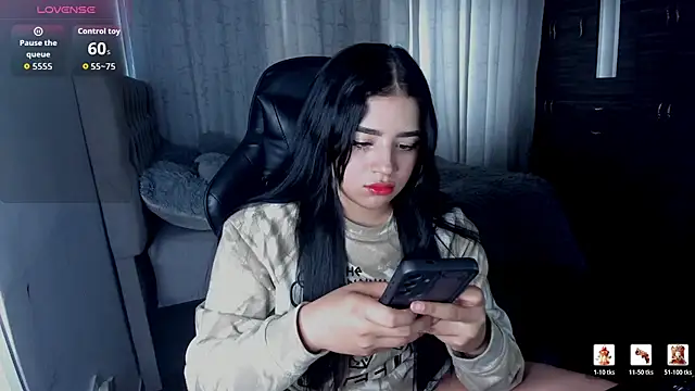 Snapshot of aliice_walker_ chatting on June 2026 09:57:02 PM aliice walker online show from June 2026 09:57:02 PM