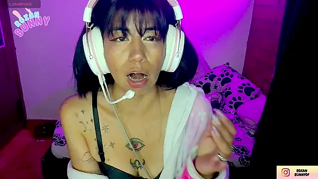 Roxanbunny1 online show from November 2025 04:12:01 AM
