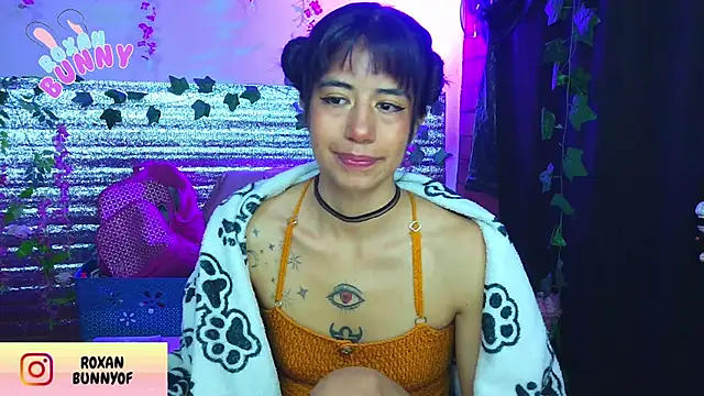 Roxanbunny1 online show from February 2026 07:45:02 AM