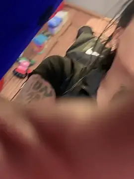 Charly  online show from November 2025 07:57:01 PM