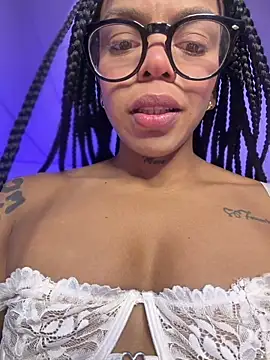 Snapshot of Charly_ chatting on April 2026 09:21:02 PM Charly online show from April 2026 09:21:02 PM