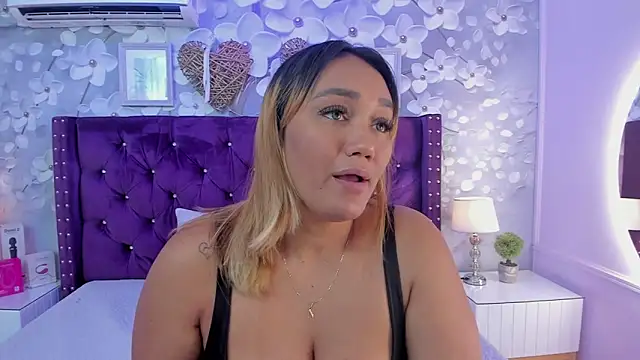 Snapshot of dalila_salazar chatting on June 2026 03:17:01 AM dalila salazar online show from June 2026 03:17:01 AM
