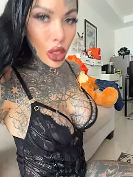 claudiacvc95 online show from June 2026 02:36:02 AM