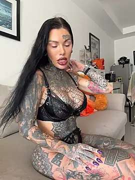 claudiacvc95 online show from June 2026 03:08:01 AM