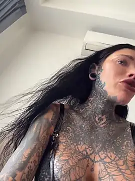 claudiacvc95 online show from June 2026 03:25:01 AM