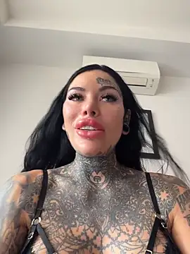 claudiacvc95 online show from June 2026 05:23:02 AM