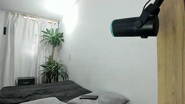 Lia-y-felipe online show from November 2025 08:24:02 PM