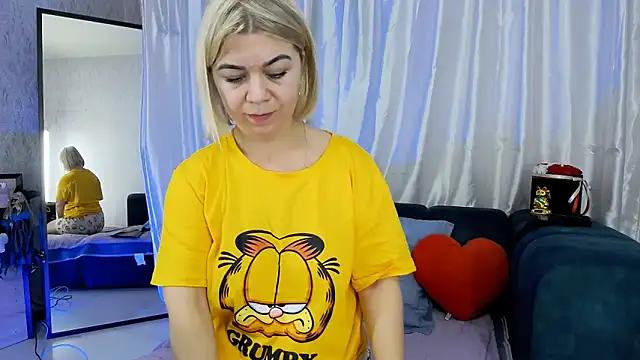 Snapshot of LILU_MS chatting on June 2026 10:00:01 PM LILU MS online show from June 2026 10:00:01 PM