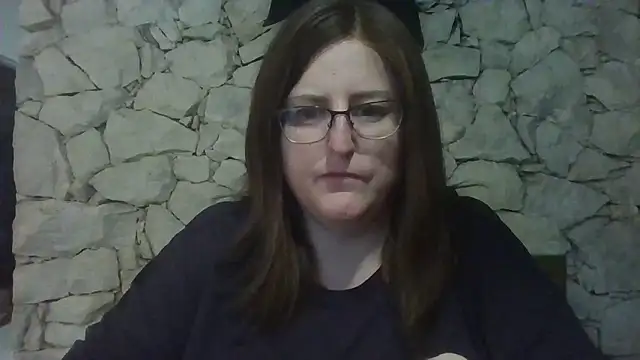 Madeline Beau online show from November 2025 05:36:02 PM