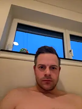 Snapshot of Danii0790 chatting on December 2025 03:43:01 PM Danii0790 online show from December 2025 03:43:01 PM