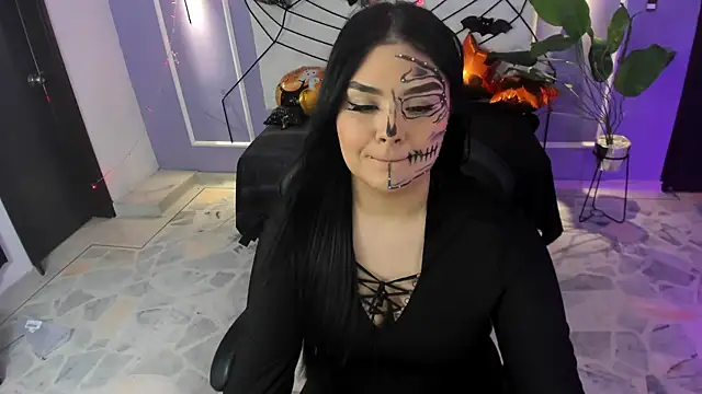 martinasaez online show from October 2025 09:26:02 PM