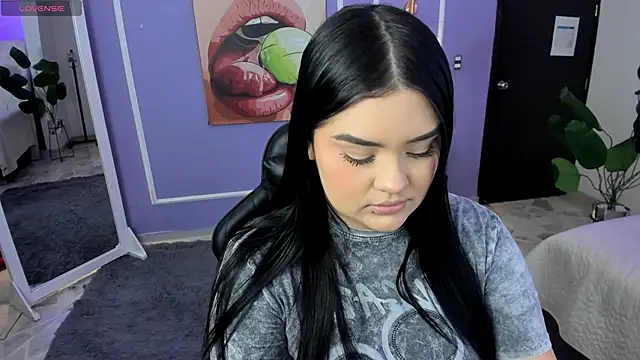 martinasaez online show from November 2025 08:07:01 PM