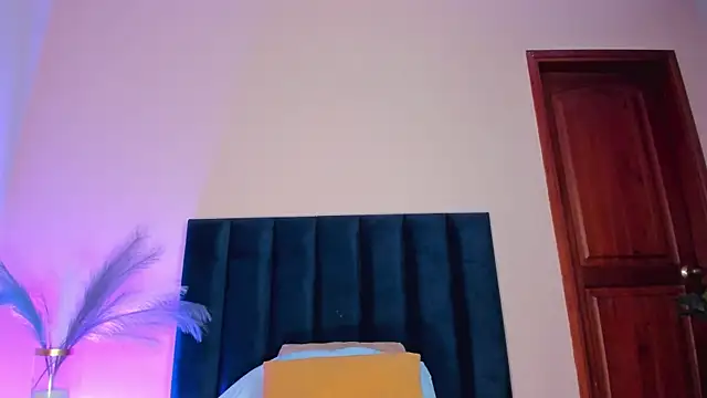 NoraDasilva online show from October 2025 12:33:01 AM