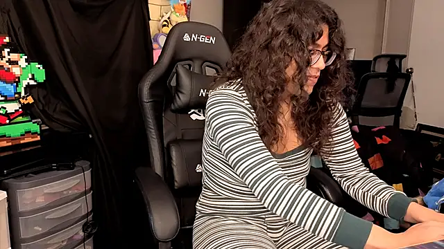 ShinyCherub online show from November 2025 03:55:01 PM