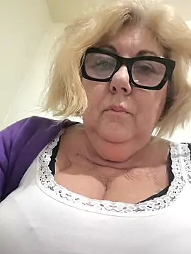 Snapshot of Merilulla chatting on February 2026 01:22:02 AM Merilulla online show from February 2026 01:22:02 AM