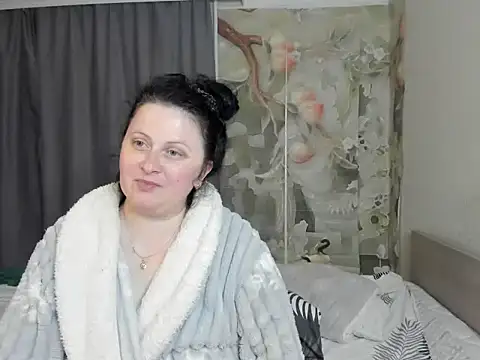 Snapshot of Lillian2 chatting on May 2026 08:48:02 PM Lillian2 online show from May 2026 08:48:02 PM