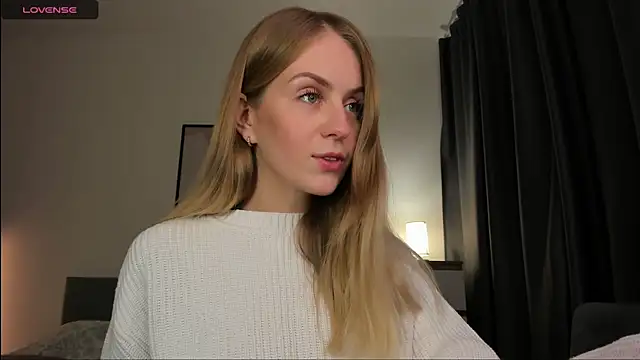 Alice Dias online show from November 2025 12:48:02 PM