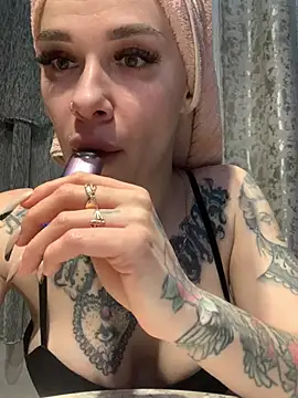 Snapshot of Queen_of_pain chatting on February 2025 05:37:02 PM Queen of pain online show from February 2025 05:37:02 PM