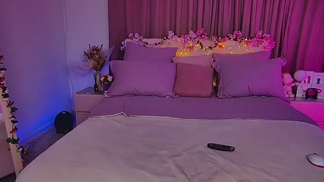 Cosmic Sia online show from January 2025 03:09:02 AM