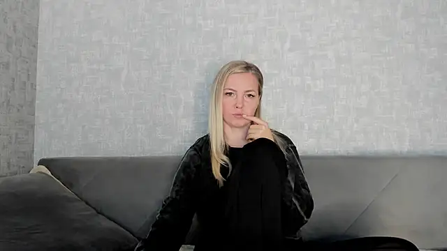 iam Venus online show from February 2026 07:37:01 AM