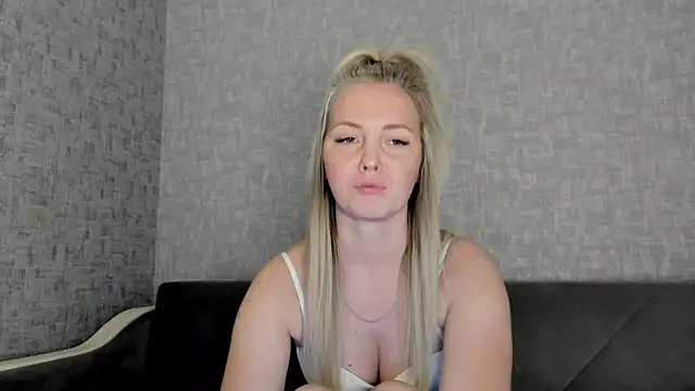 iam Venus online show from February 2026 03:45:01 PM