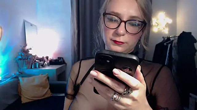 welliza online show from October 2025 11:03:02 PM