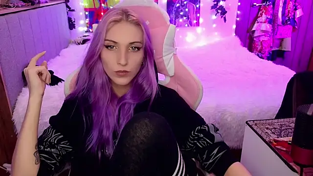 Snapshot of Violet_Noir chatting on January 2025 11:55:01 AM Violet Noir online show from January 2025 11:55:01 AM