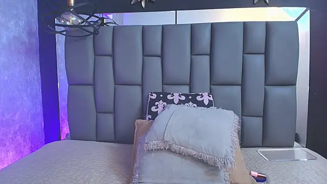  MiaBrown  online show from September 2025 12:05:02 PM