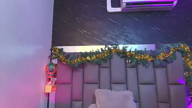  MiaBrown  online show from December 2025 12:03:02 PM