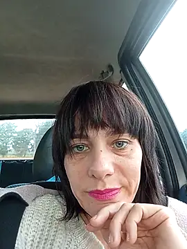 Emyly83 online show from October 2025 06:21:01 AM