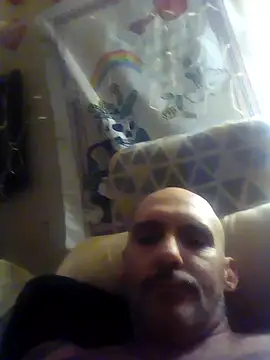 Snapshot of ClydeCan409 chatting on April 2026 11:40:01 PM ClydeCan409 online show from April 2026 11:40:01 PM