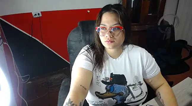 Snapshot of SharaPatinson chatting on February 2025 10:53:02 PM SharaPatinson online show from February 2025 10:53:02 PM